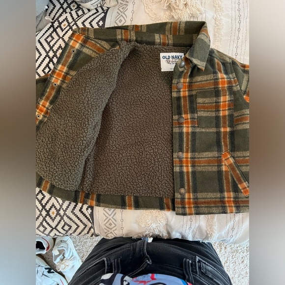 LIKE NEW Old Navy fleece lined coat - Picture 2 of 3